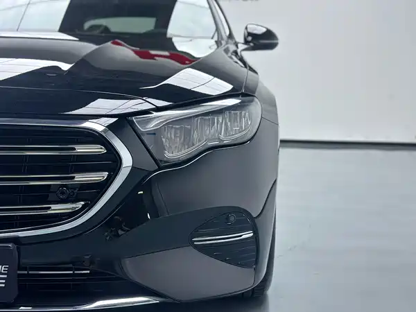 Mercedes-Benz E-Class 2024