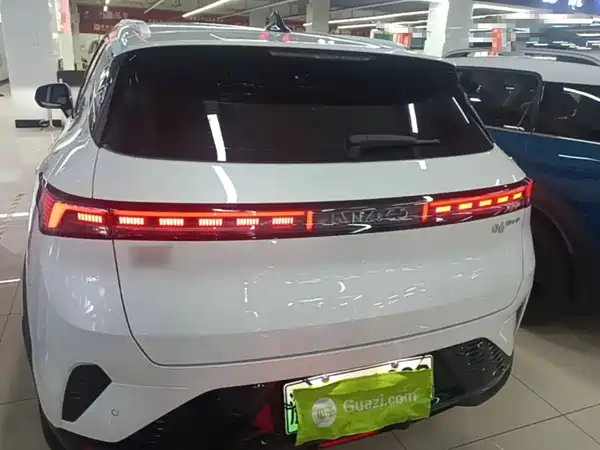 Lynk & Co 06 EM-P 2024