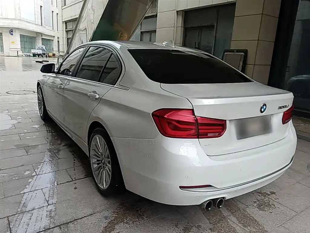 BMW 3 Series 2018 — фото 5