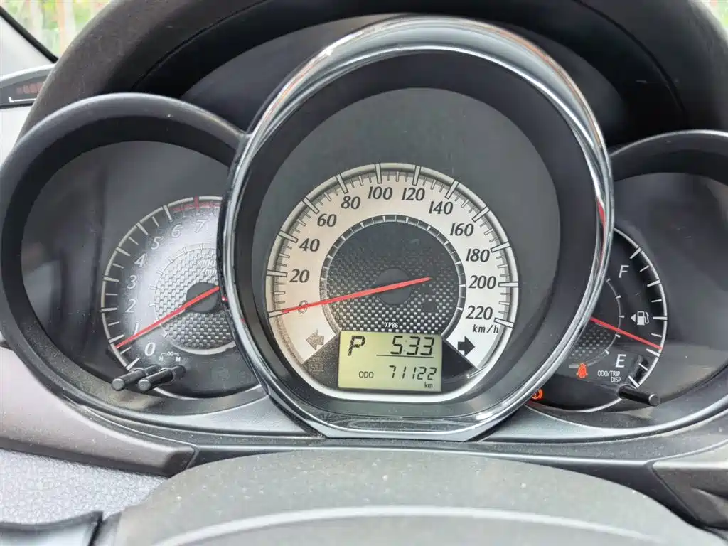 Toyota Yaris L 2015