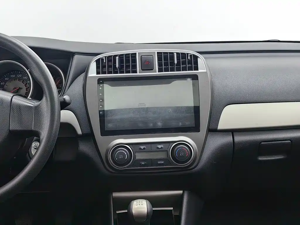Nissan Sylphy 2017 — фото 12