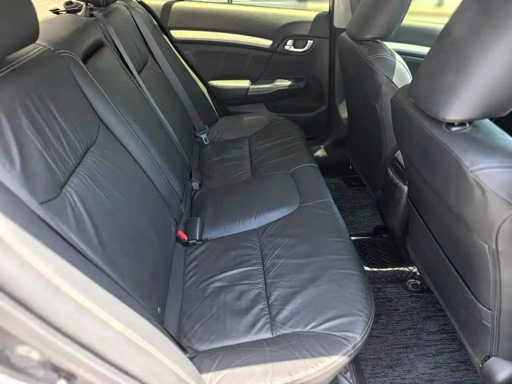 Honda Civic 2014 — фото 12