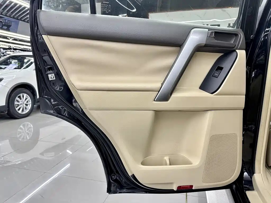 Toyota Prado 2018 — фото 21