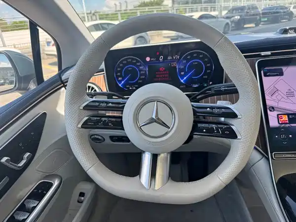 Mercedes-Benz EQE 2024