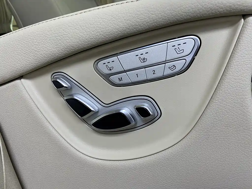 Mercedes-Benz V-Class 2019 — фото 14