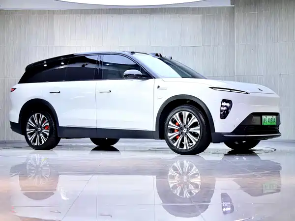 NIO ES8 2023