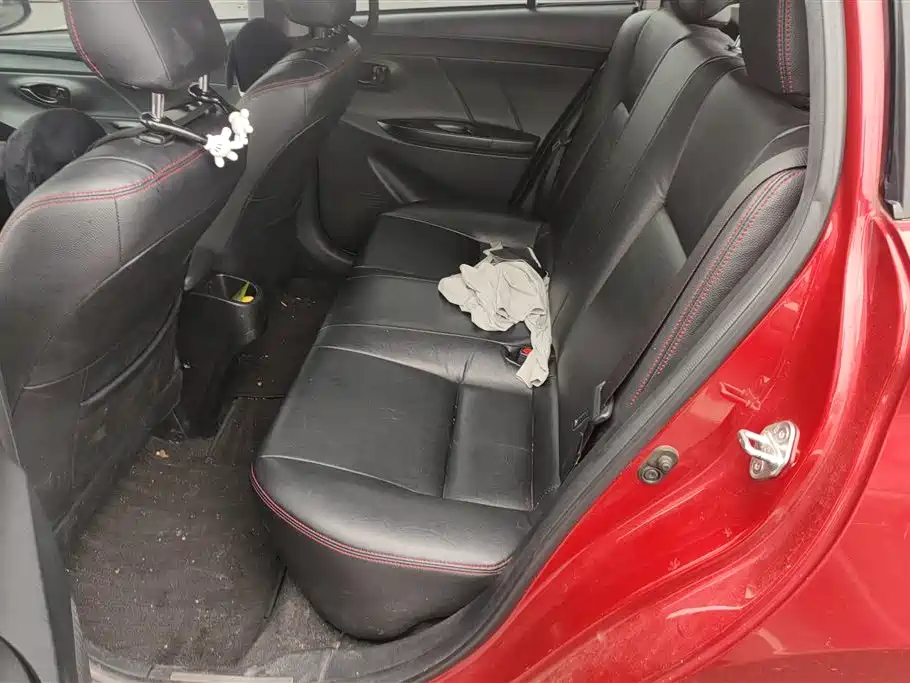 Toyota Yaris L 2018 — фото 11