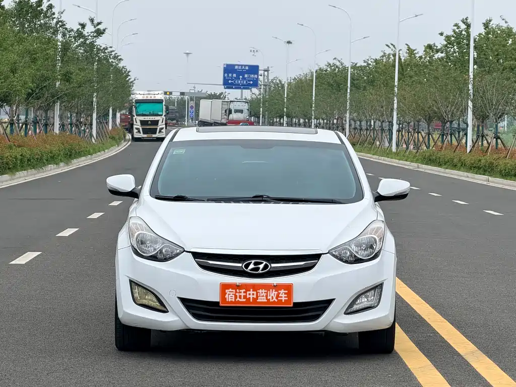 Hyundai Elantra 2015