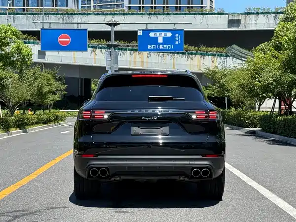 Porsche Cayenne 2023