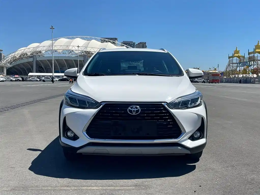 Toyota Yaris L 2022 — фото 2