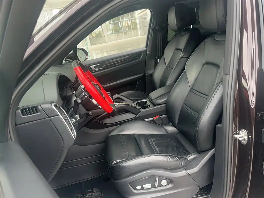 Porsche Cayenne 2019 — фото 11