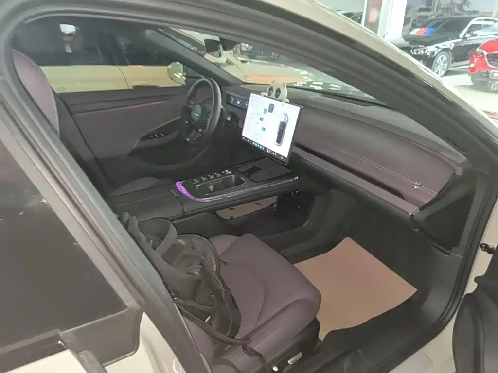 Xiaomi SU7 2025 — фото 25