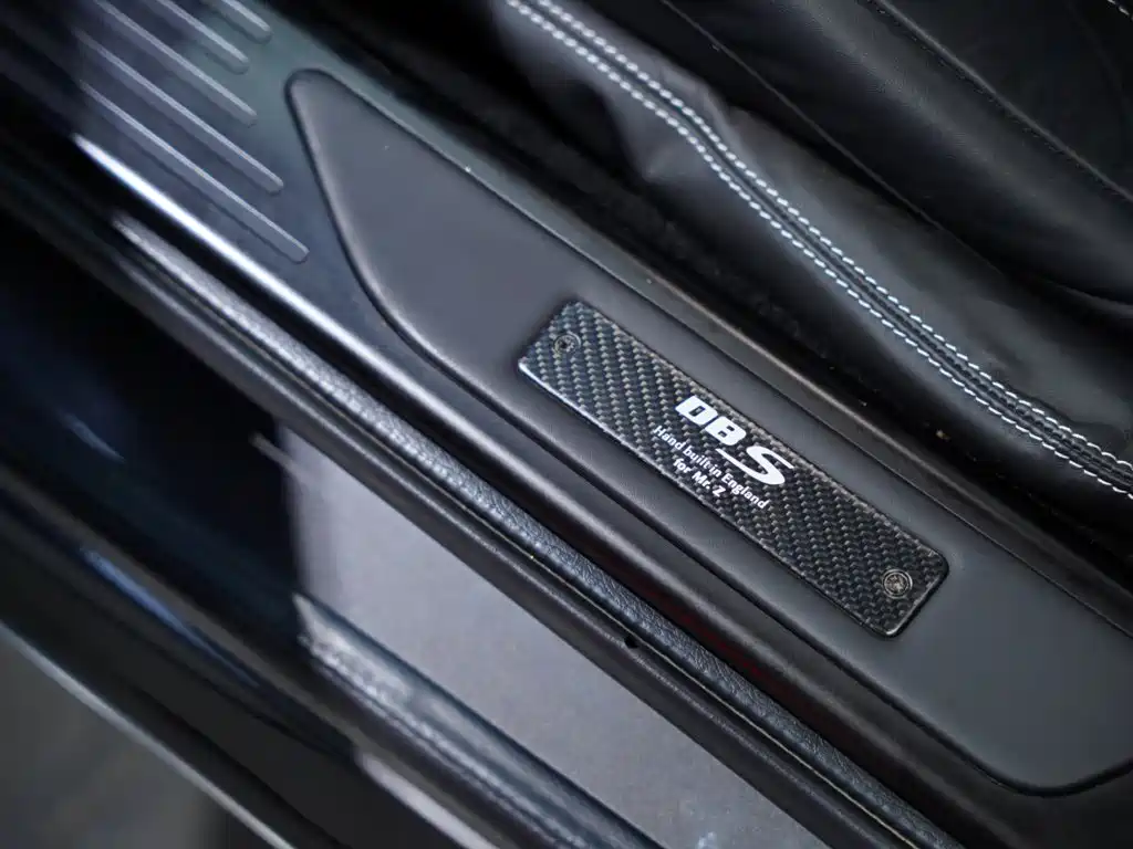Aston Martin DBS 2010 — фото 27