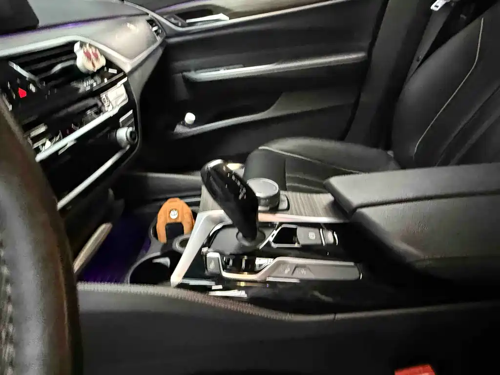 BMW 6 Series GT 2019 — фото 10
