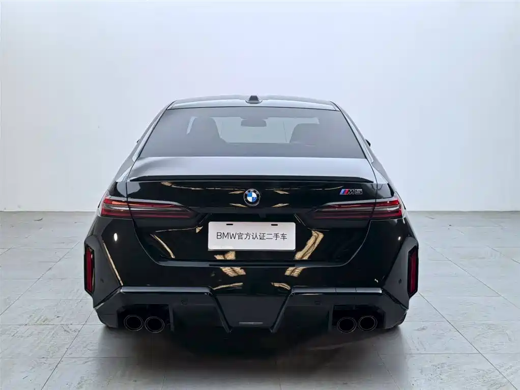 BMW M5 New Energy 2025 — фото 5