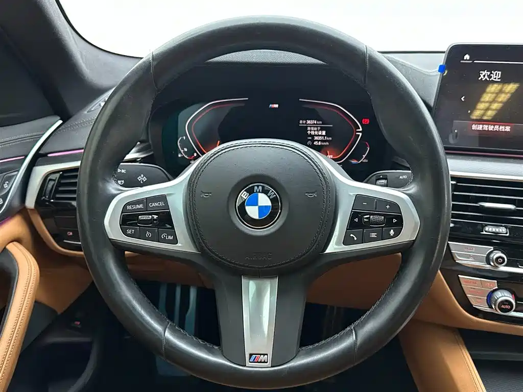 BMW 5 Series 2023 — фото 14