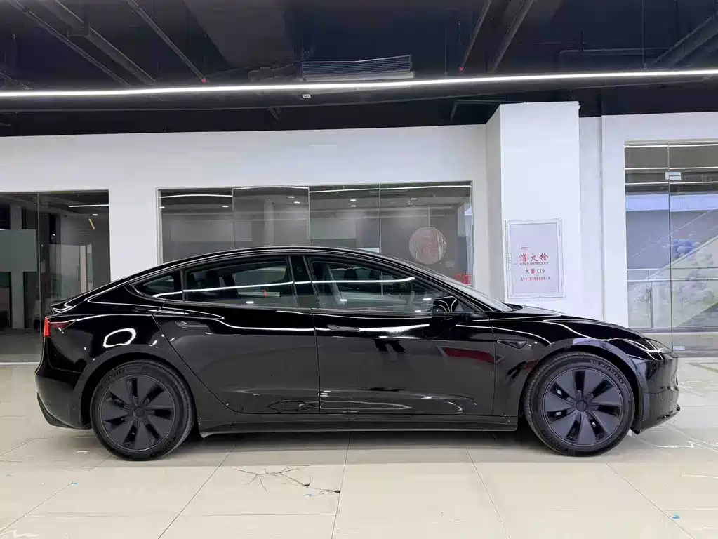 Tesla Model 3 2023 — фото 3