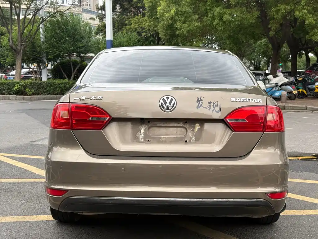Volkswagen Sagitar 2015 — фото 10
