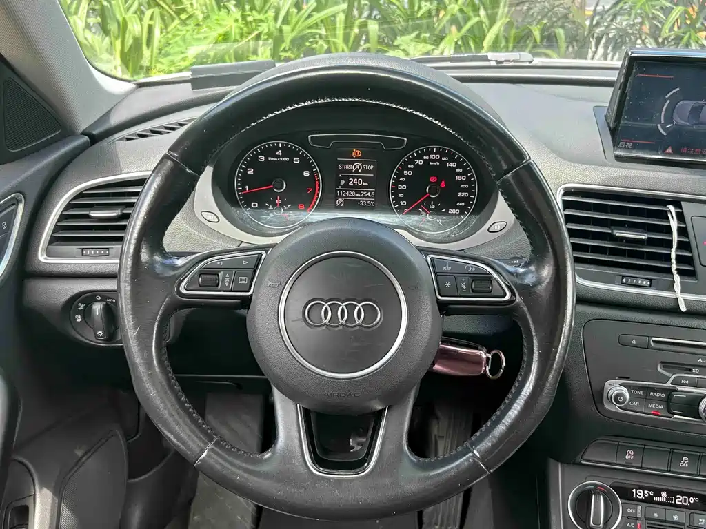 Audi Q3 2017 — фото 17