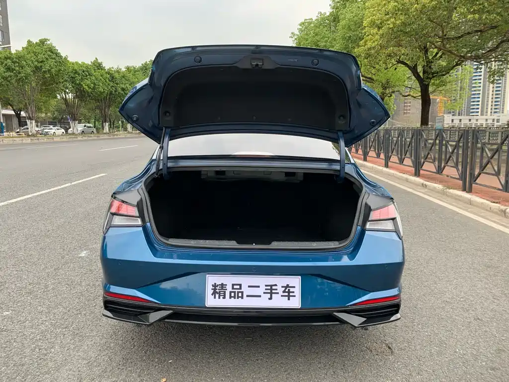 Hyundai Elantra 2021