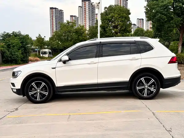 Volkswagen Tiguan L 2020