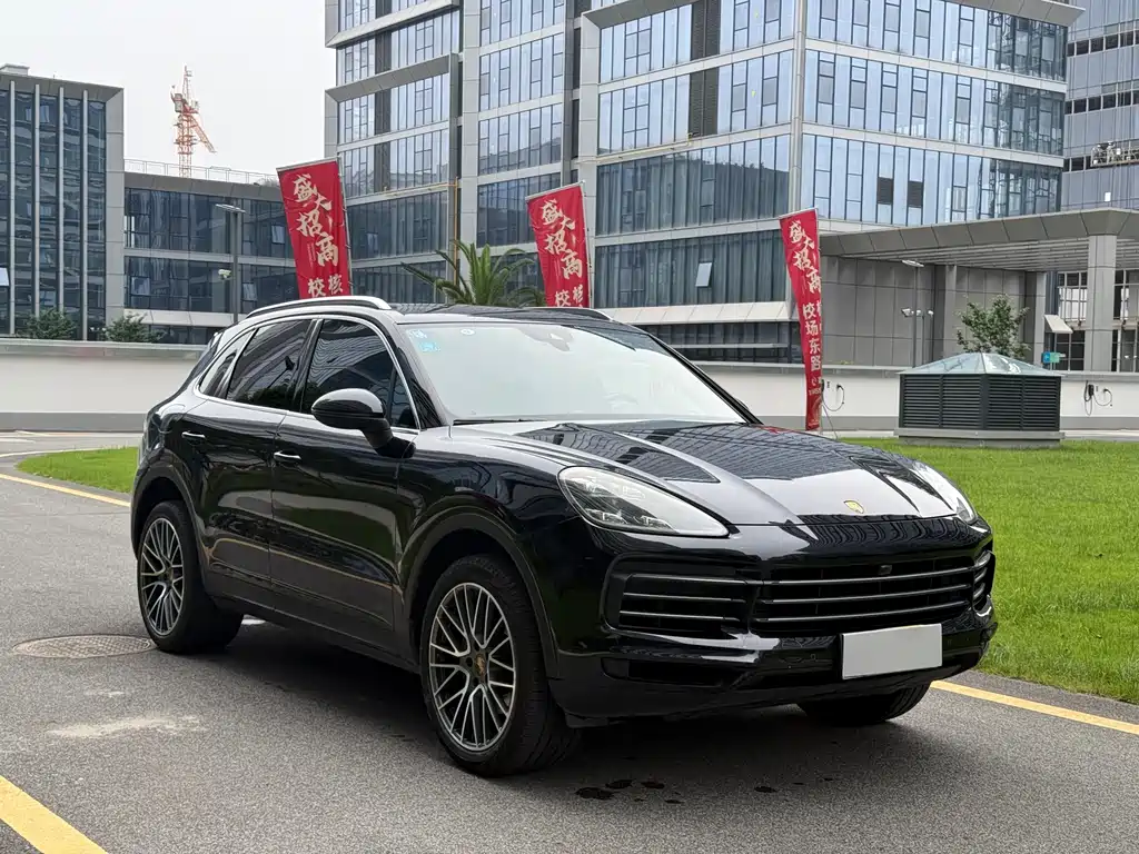Porsche Cayenne 2019 — фото 3