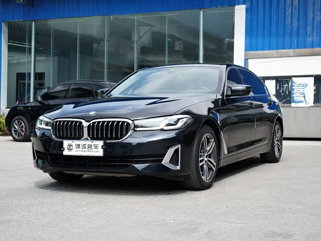 BMW 5 Series 2021 — фото 1