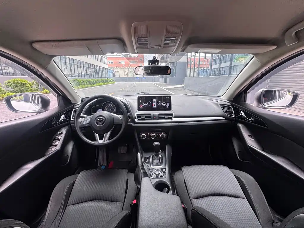Mazda 3 Axela 2016
