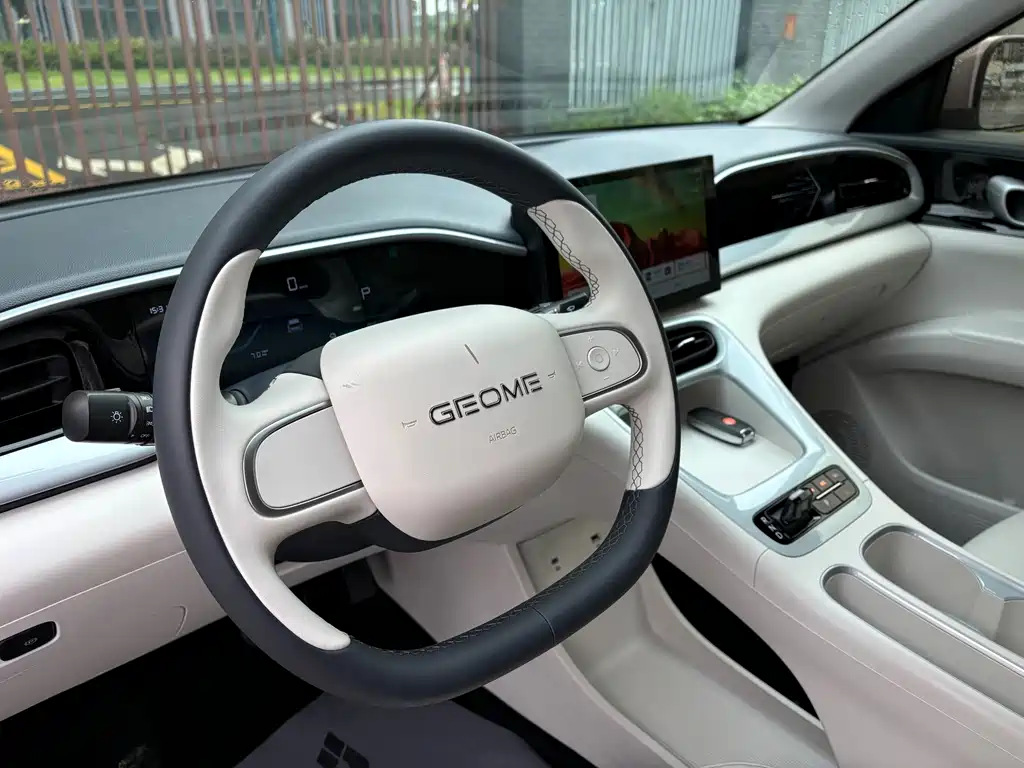 Geely Galaxy Starwish 2025 — фото 10