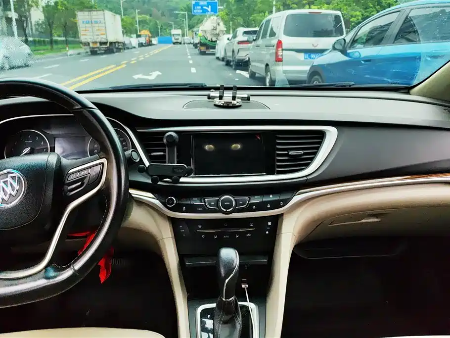 Buick Excelle 2019 — фото 13
