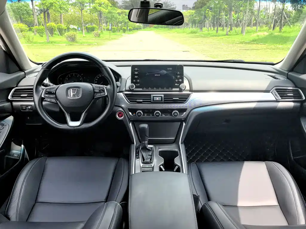 Honda Accord 2019 — фото 12