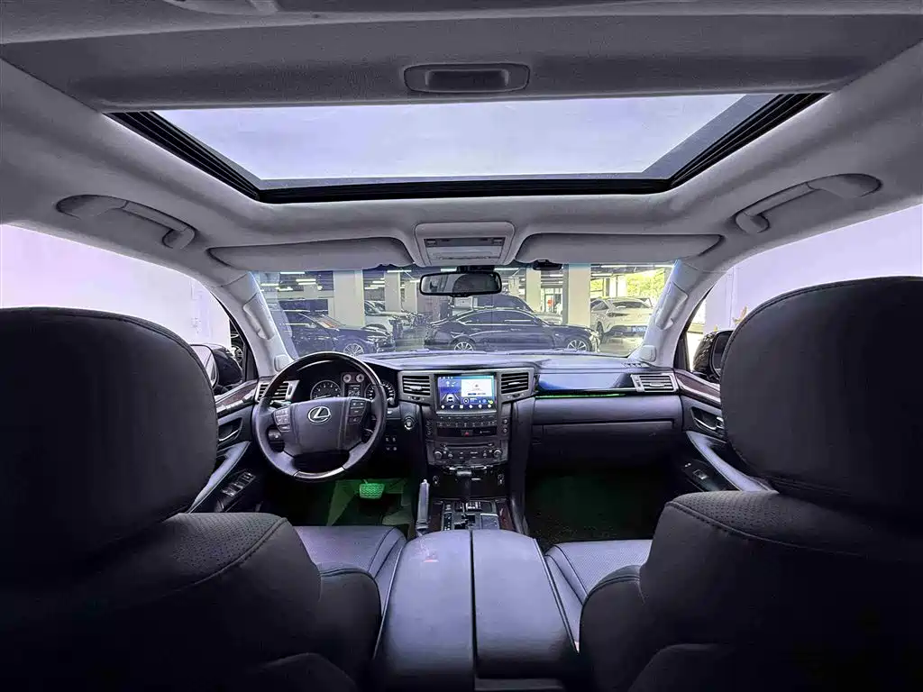 Lexus LX 2008 — фото 10