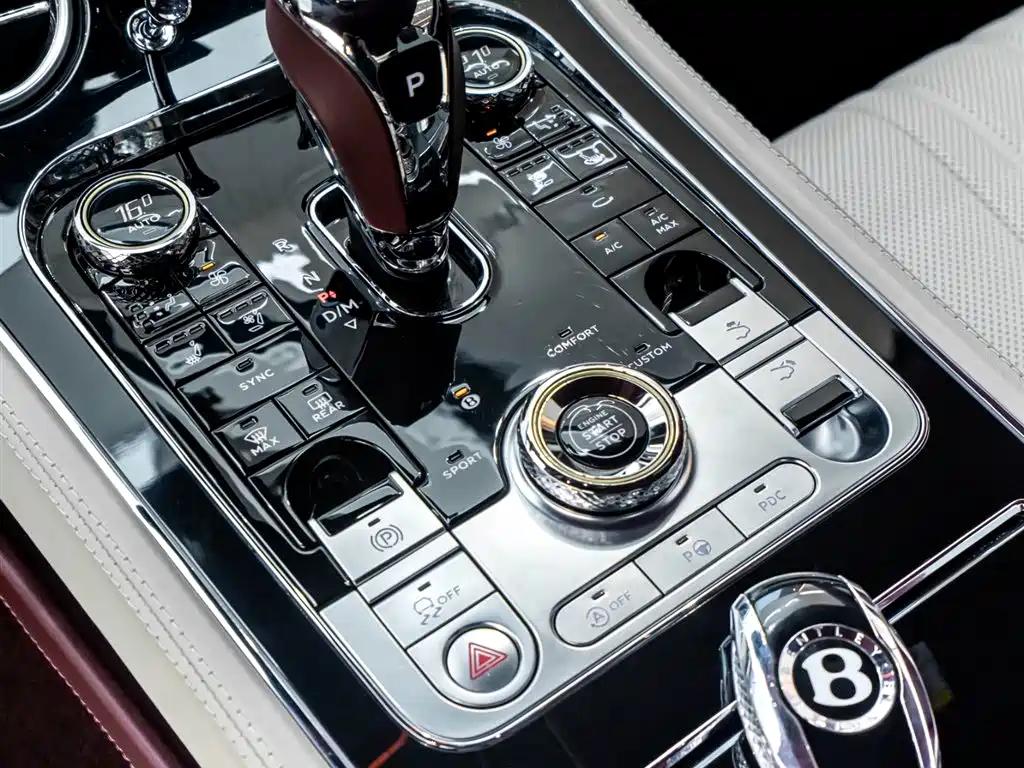 Bentley Continental 2023 — фото 23