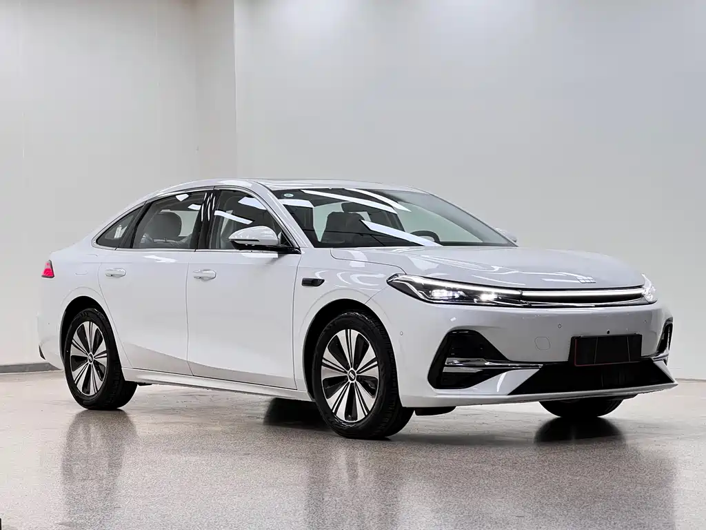 Geely Galaxy A7 EM 2026 — фото 3