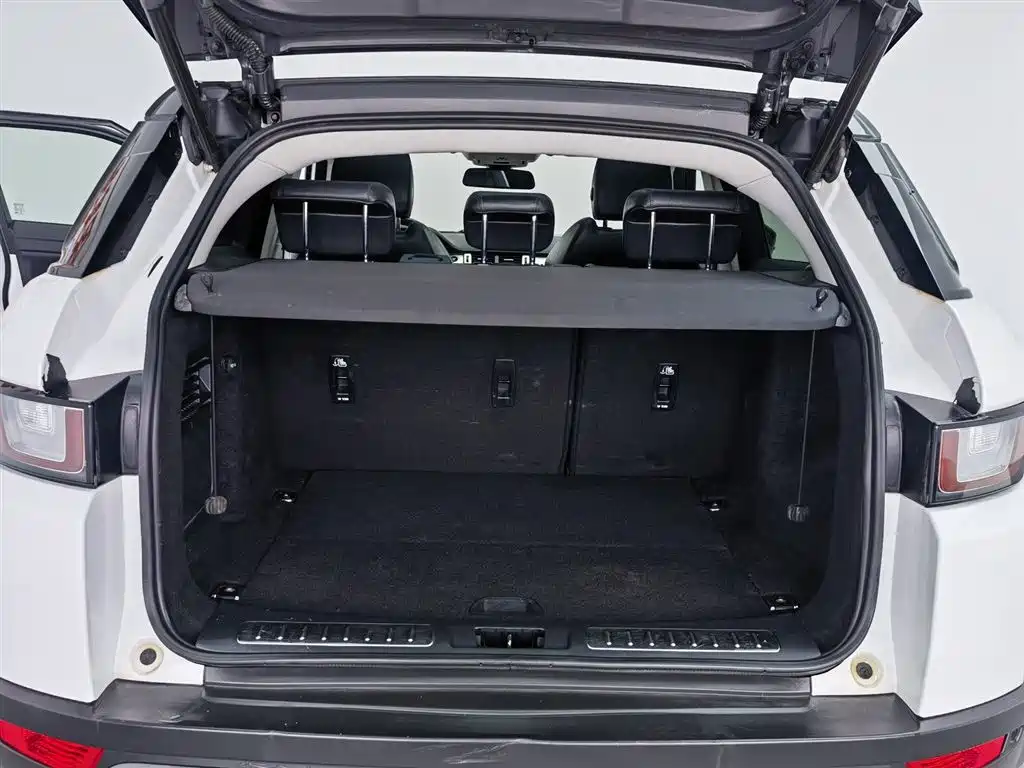 Land Rover Evoque 2018 — фото 16