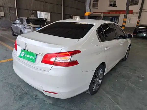 Peugeot 408 2015