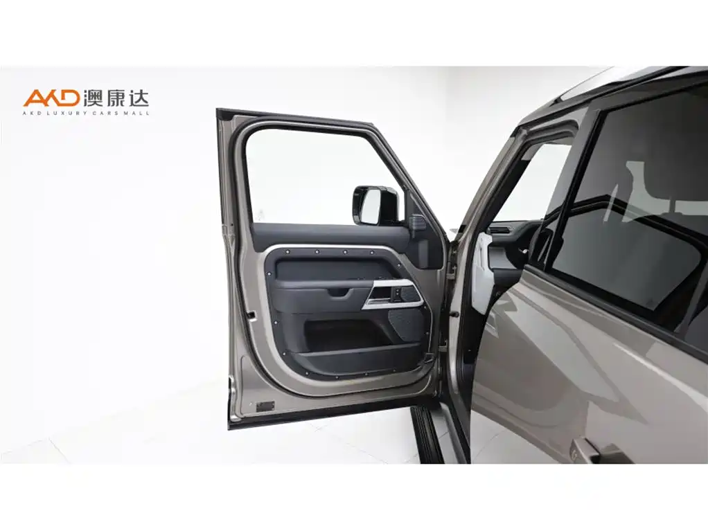 Land Rover Defender 2022 — фото 10