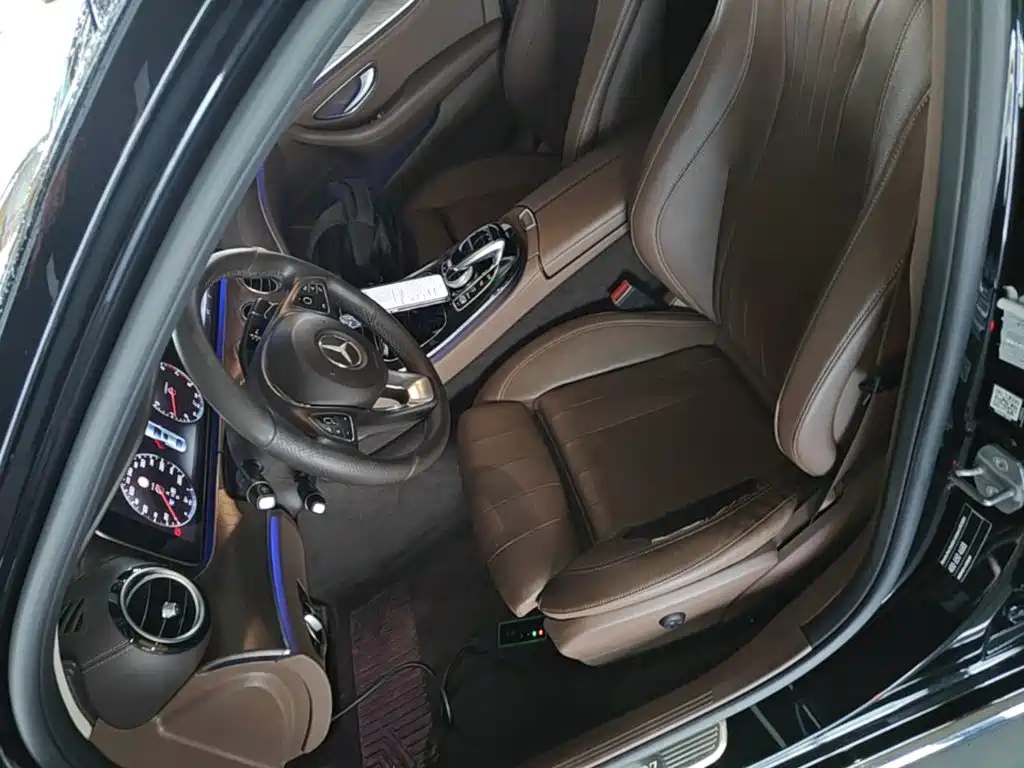 Mercedes-Benz E-Class 2017 — фото 15