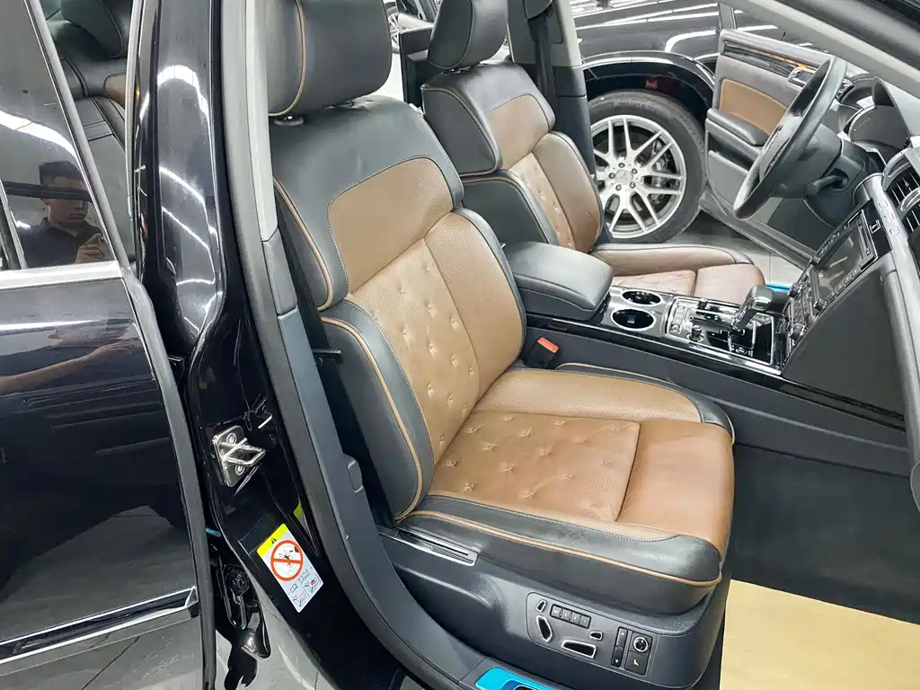Volkswagen Phaeton 2016 — фото 18