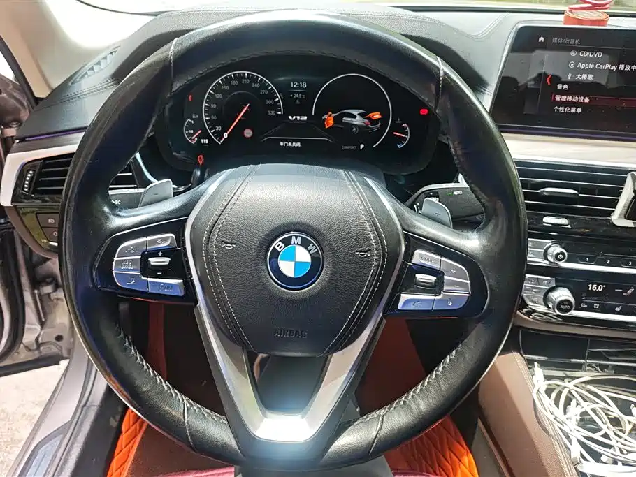 BMW 5 Series 2019 — фото 15