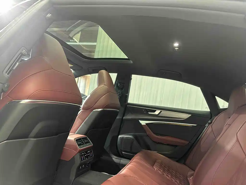 Audi A7L 2025 — фото 14
