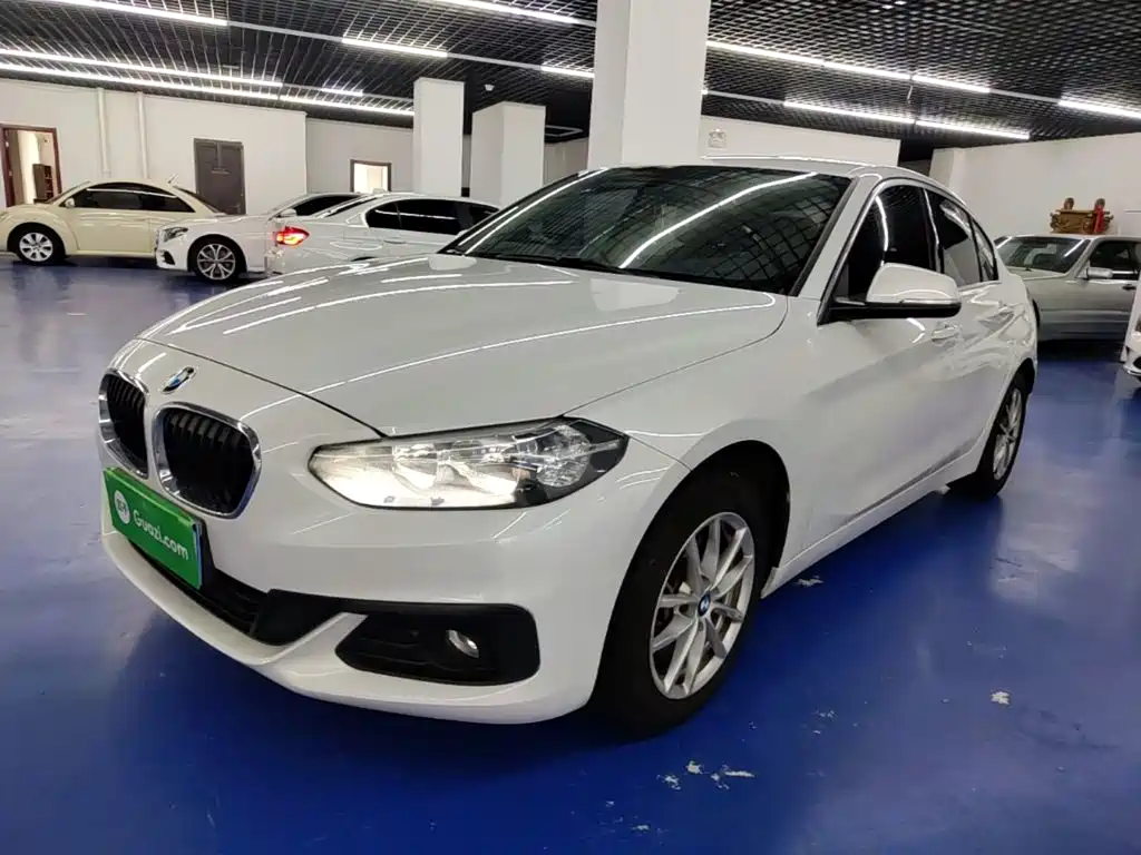 BMW 1 Series 2018 — фото 1