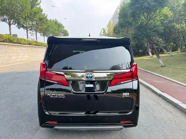 Toyota Alphard 2023