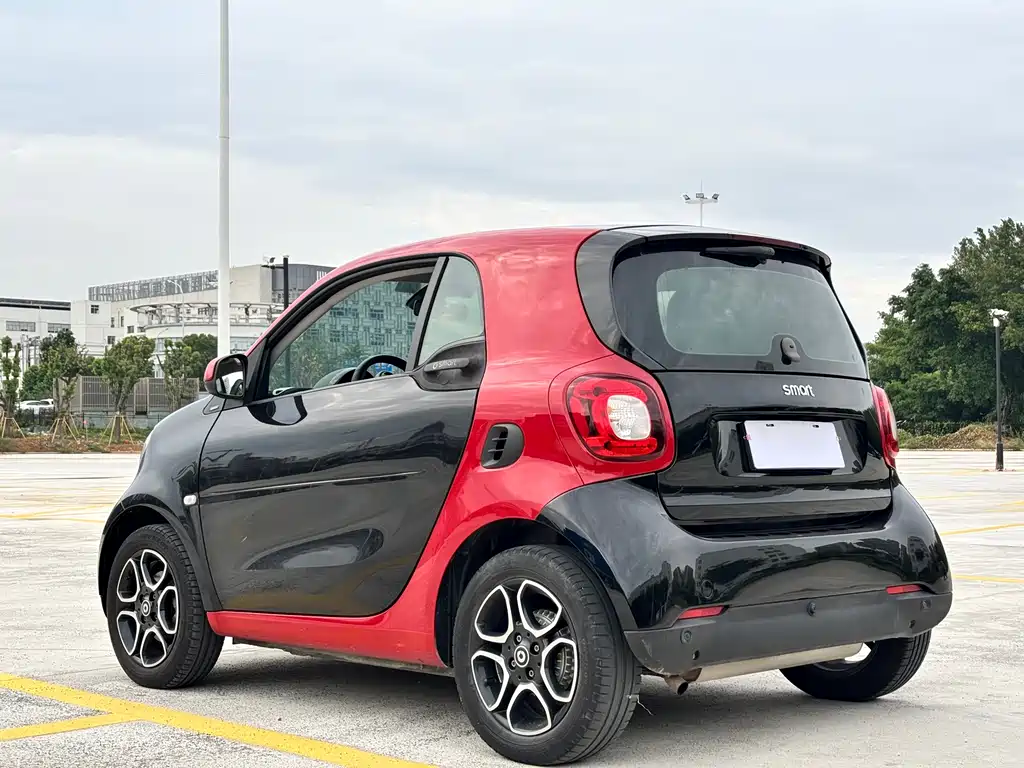 smart Fortwo 2019 — фото 4