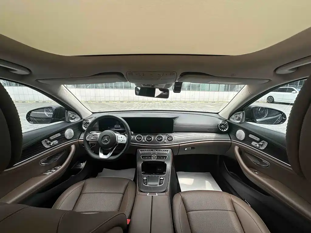 Mercedes-Benz E-Class 2020 — фото 11