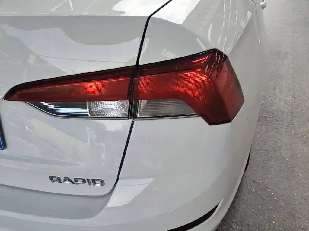 Skoda Rapid 2020 — фото 8