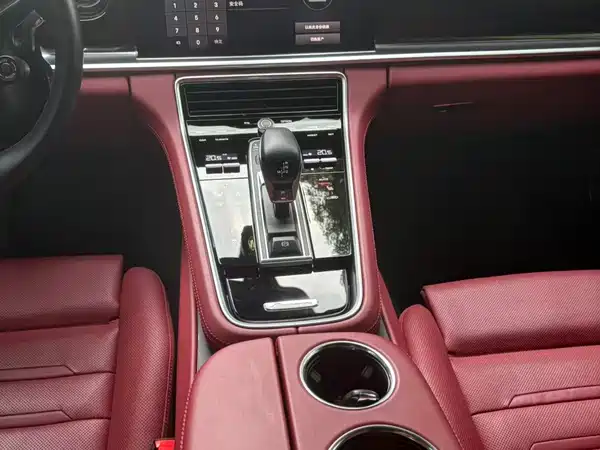 Porsche Panamera 2024