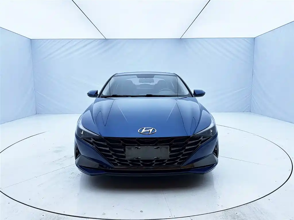 Hyundai Elantra 2022 — фото 2