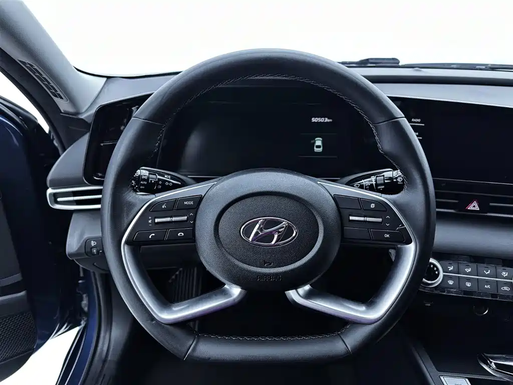 Hyundai Elantra 2022 — фото 11