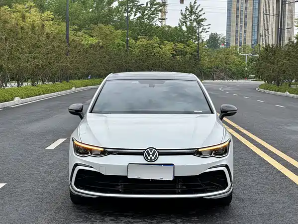 Volkswagen Golf 2023